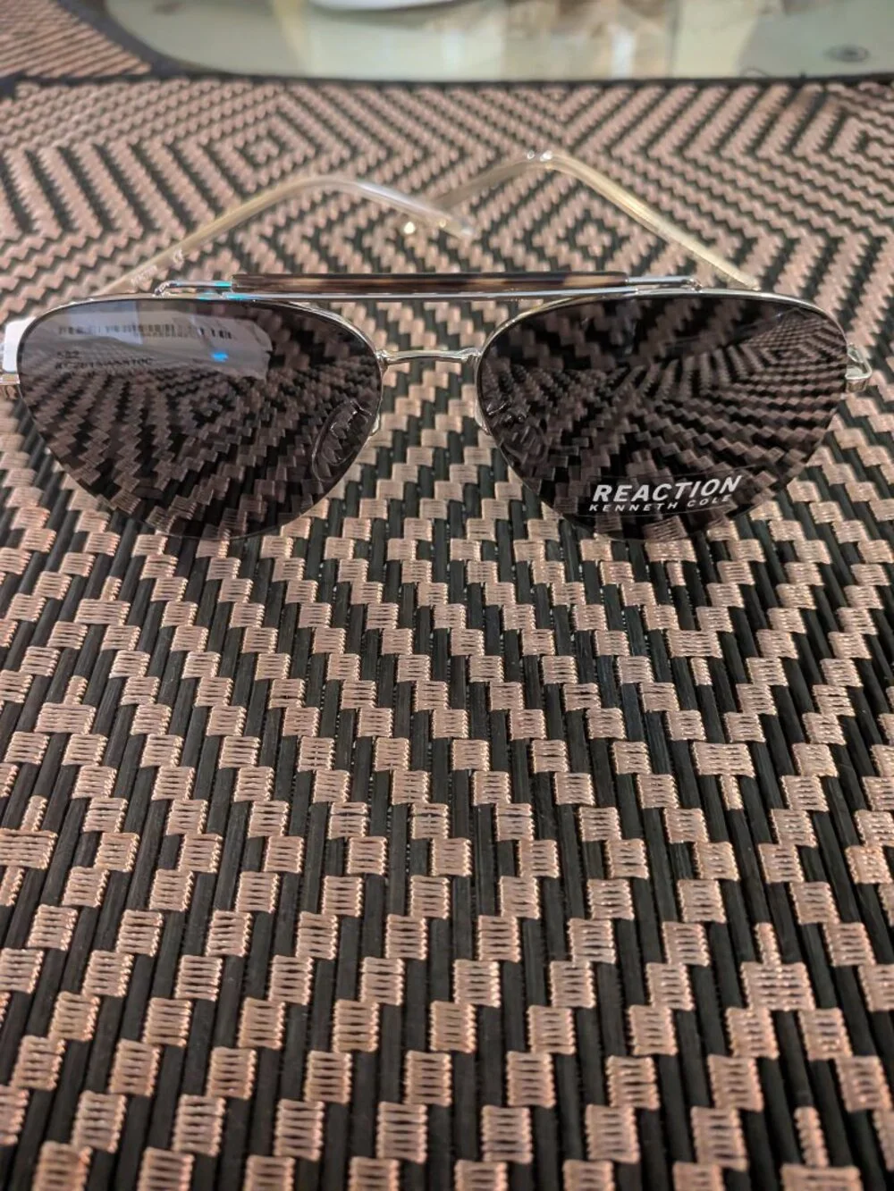 Kenneth Cole Reaction Aviator Sunglasses NEW
